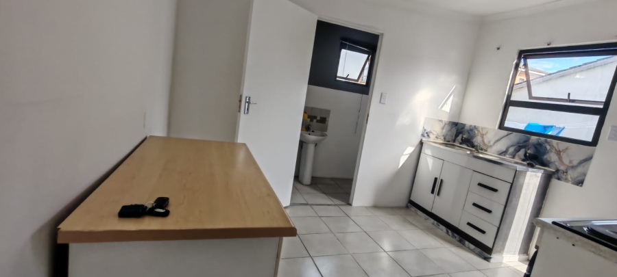 1 Bedroom Property for Sale in Electric City Western Cape